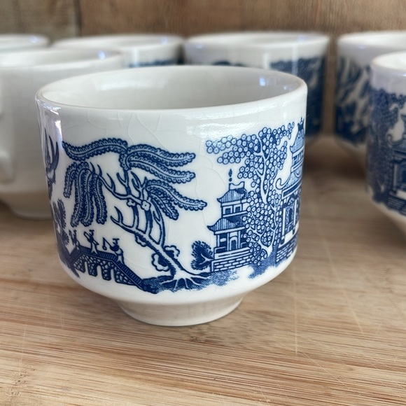 Vintage Churchill BLUE WILLOW Tea Coffee Cups England Staffordshire Transferware - Picture 7 of 10